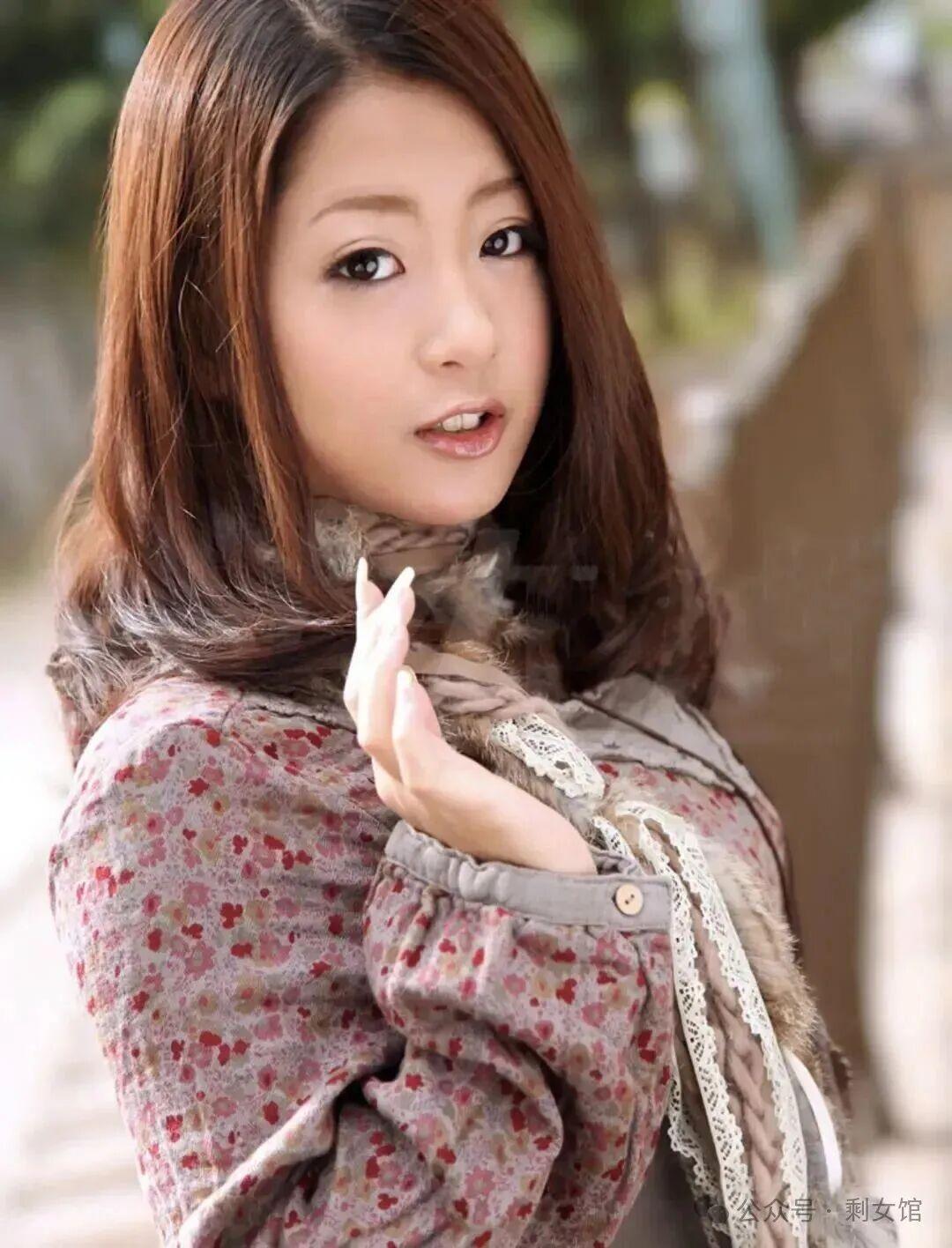 合约恋人 - 女生影视短剧 合约恋人 - 甜宠短剧短剧封面